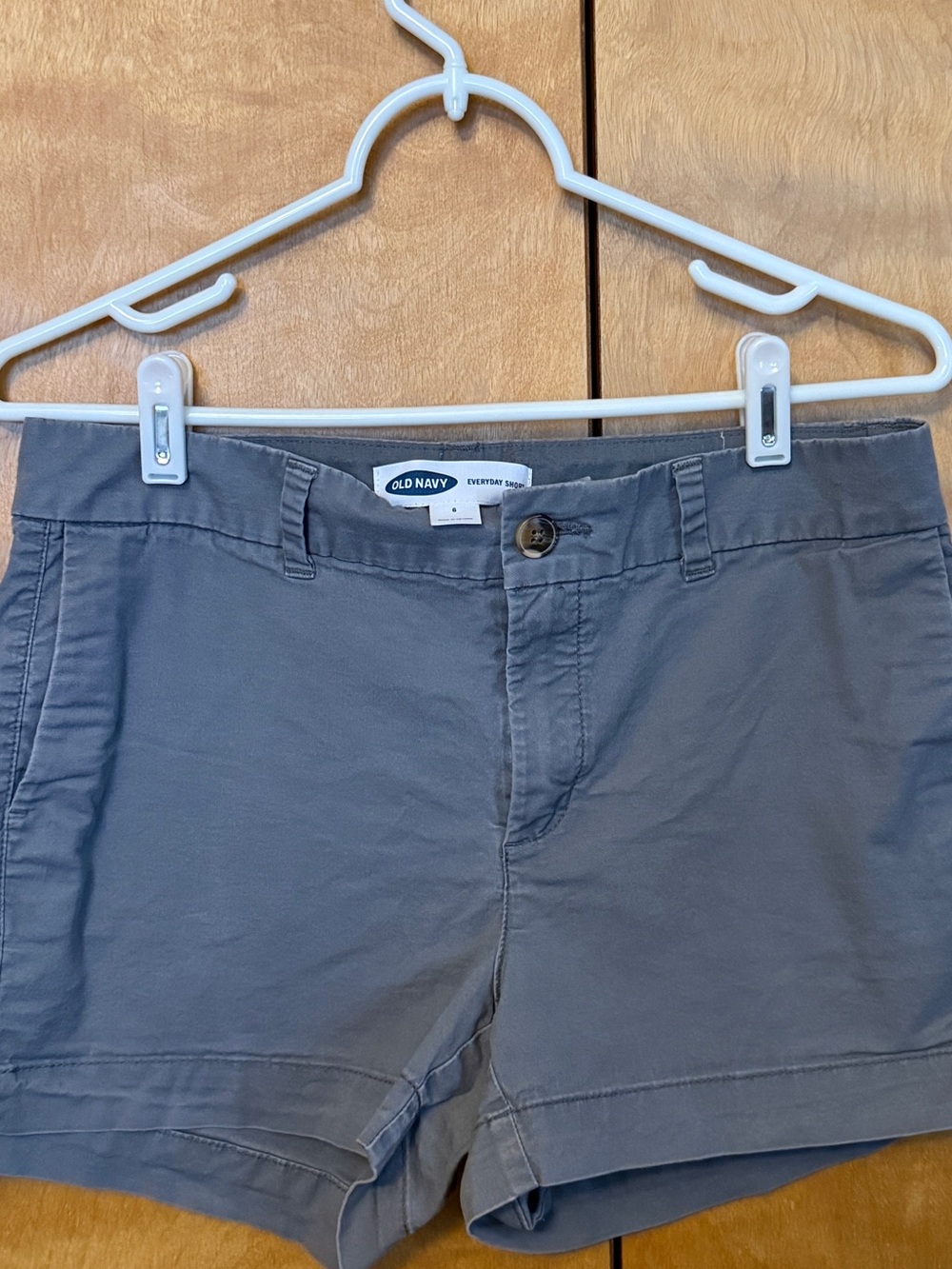 Old Navy Women's Everyday Shorts  gray color Women Size 6